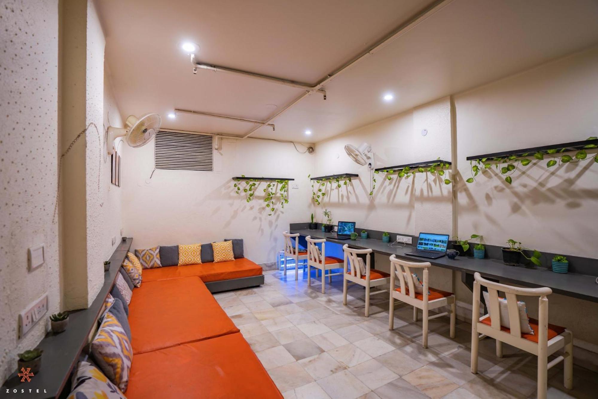 A Pousada Zostel Delhi Nova Deli Exterior foto