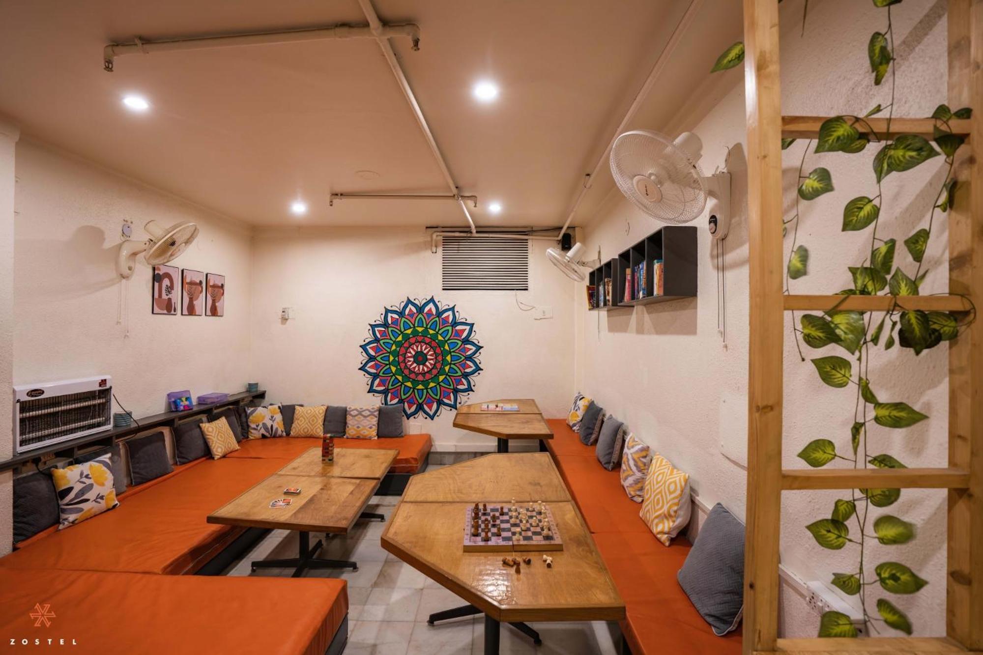A Pousada Zostel Delhi Nova Deli Exterior foto